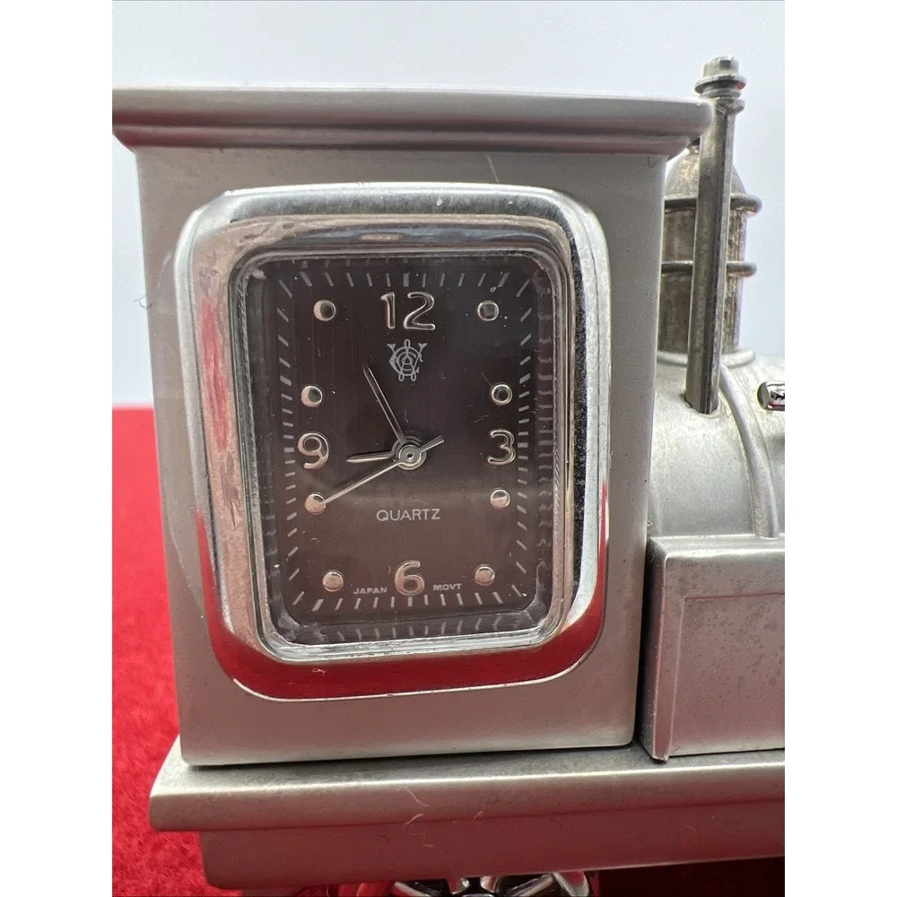 Small‎ Solid Metal Steam Train Desktop quarts Clock Japan Movement